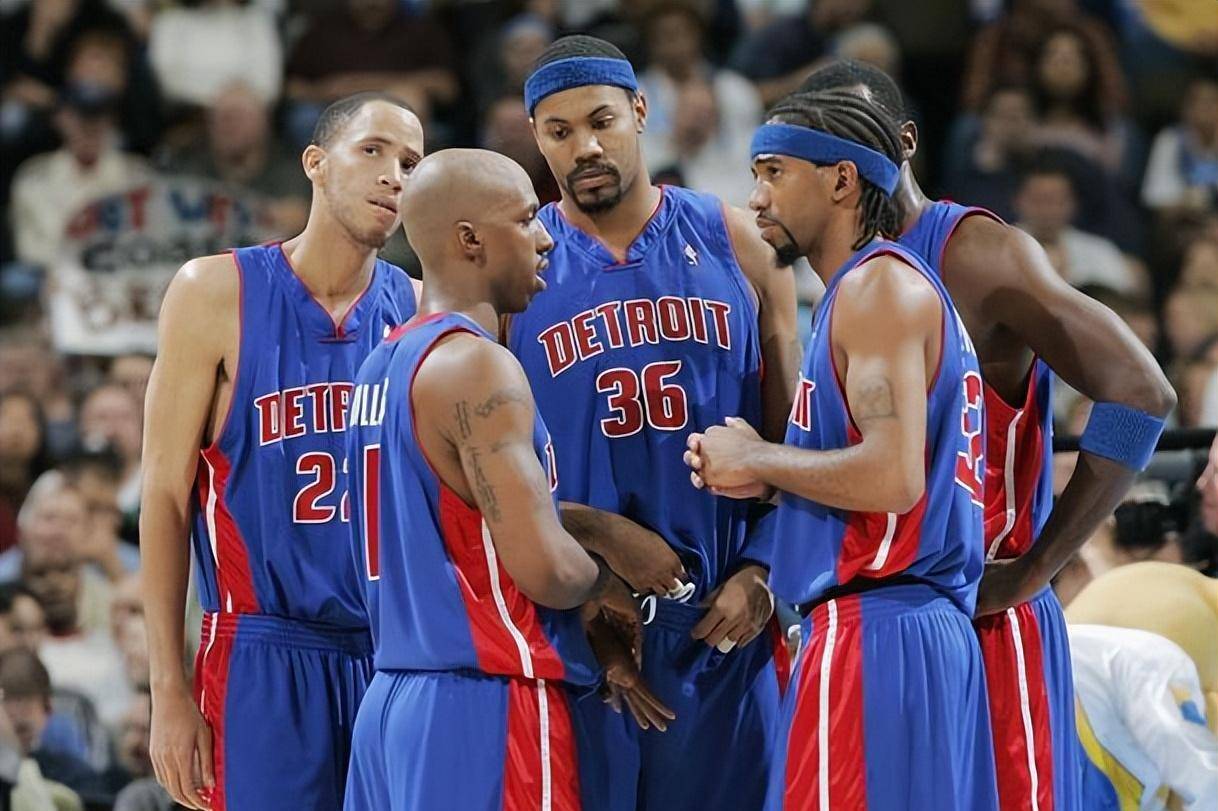 萨里奇在肘 萨里奇在肘